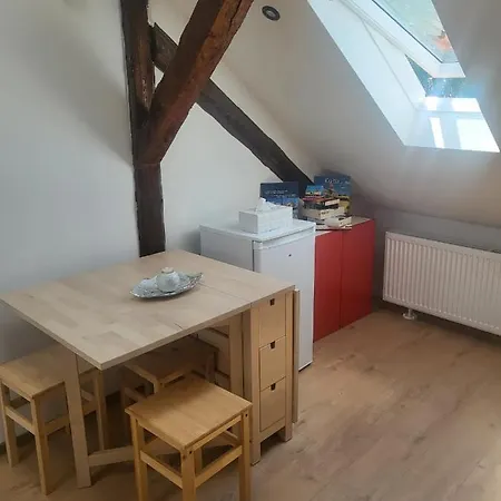 Daire Newly Refurbishet Dachgeschoss Flat For Kids And Pets Kassel